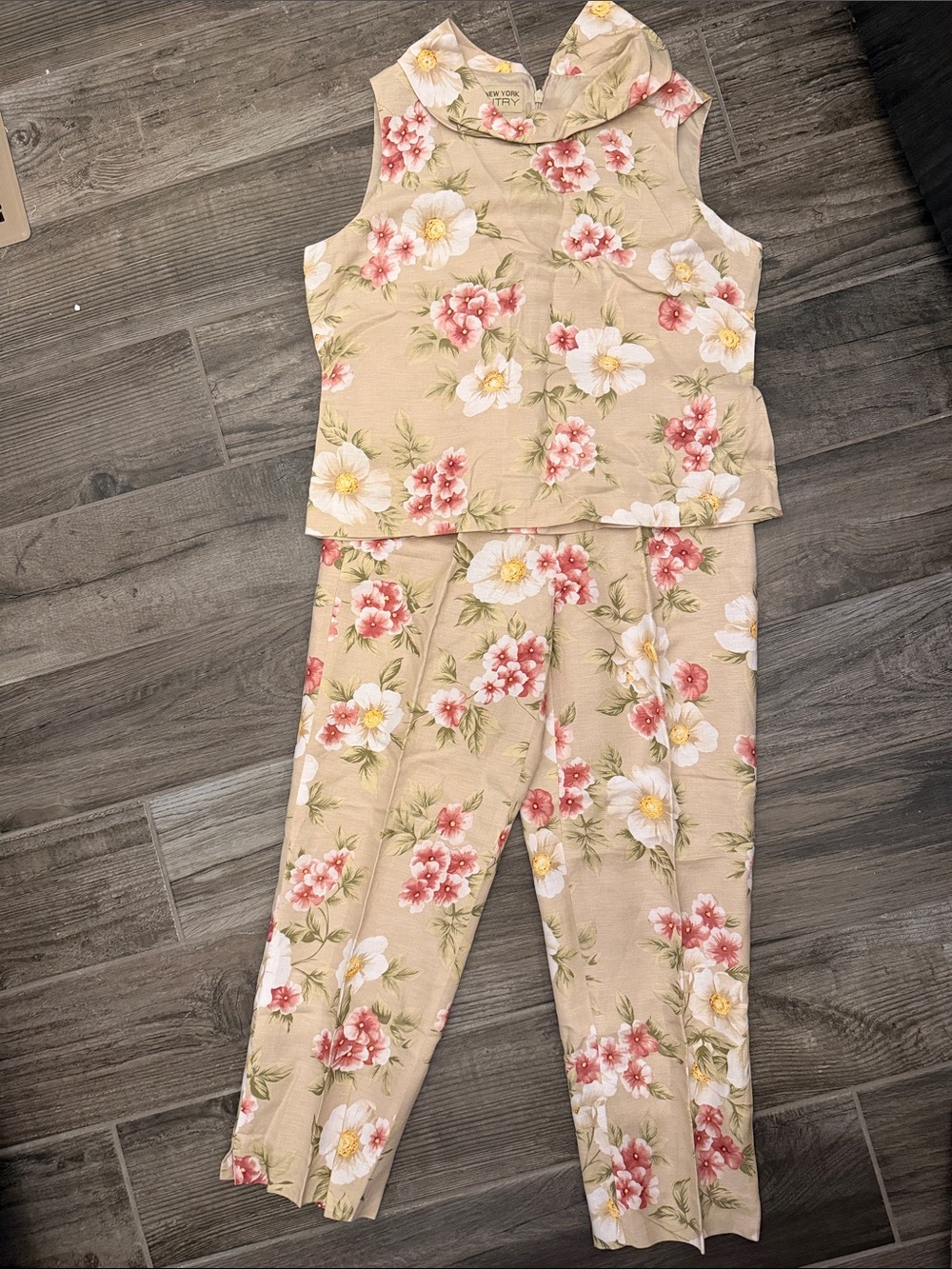 Jones New York Beige Floral Sleeveless Pajama Set with Pink and White Blooms